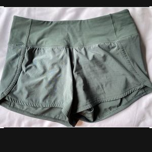 Lululemon run time shorts